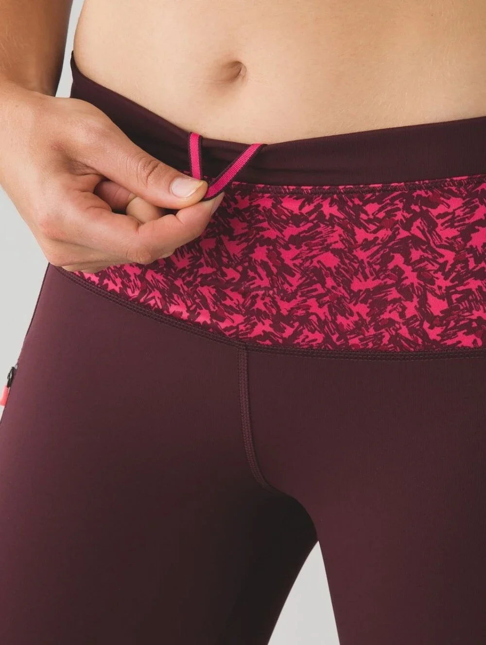 Lululemon Can't Stop Pant II Bordeaux Drama / Mountain Peaks Bon Bon Size 10